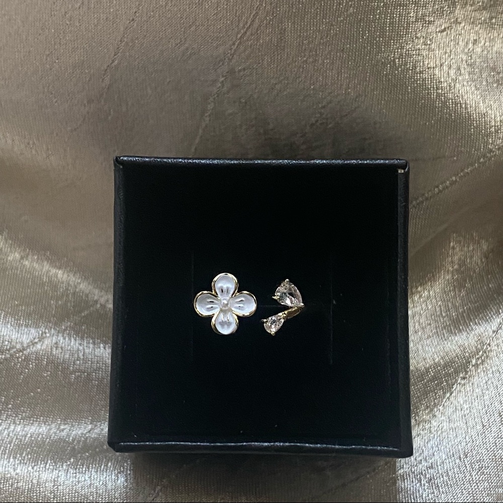 Flower Ring - Picture 4 of 5
